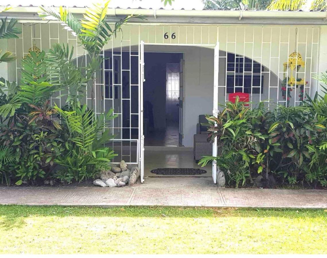 West Coast 1 Bedroom Apartment 66 - Close To Beach Saint James Buitenkant foto