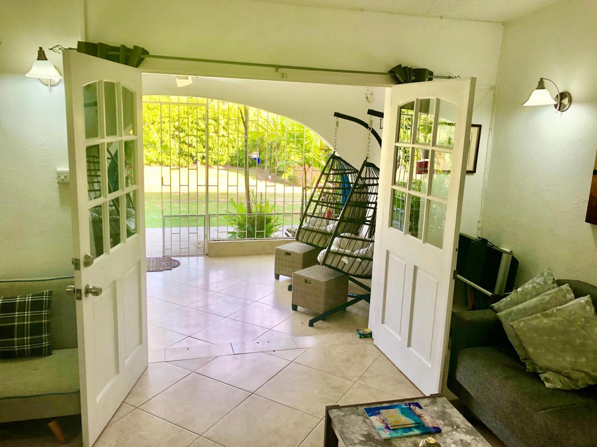 West Coast 1 Bedroom Apartment 66 - Close To Beach Saint James Buitenkant foto