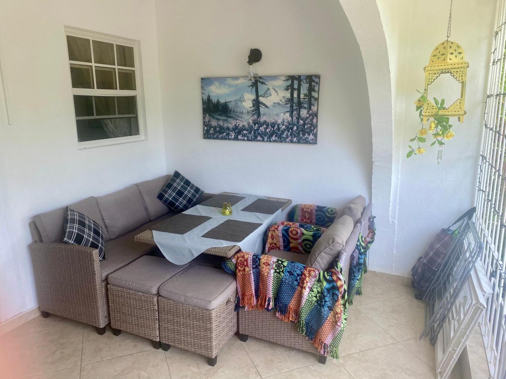 West Coast 1 Bedroom Apartment 66 - Close To Beach Saint James Buitenkant foto